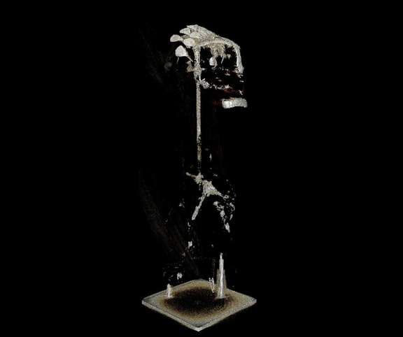 Tomographie X réalisée sur la statue "nkishi" du musée. Vue du "bishimba" et du système de galeries à l’intérieur de la statue. © musée du quai Branly - Jacques Chirac