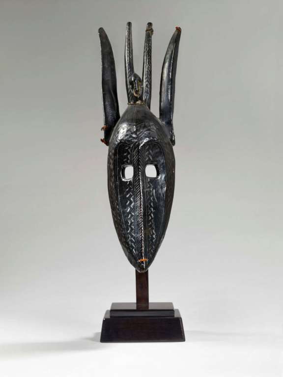 “N’tomo“ mask, Bamana people © musée du quai Branly - Jacques Chirac, photo Claude Germain