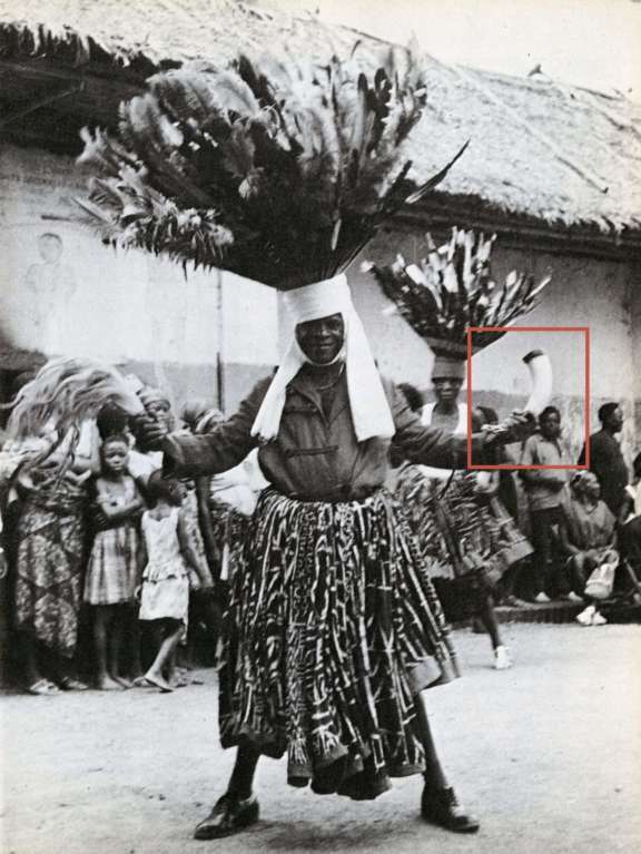 King of Fontem holding a drinking horn during an albin ritual dance in the 1960s. © D.R.