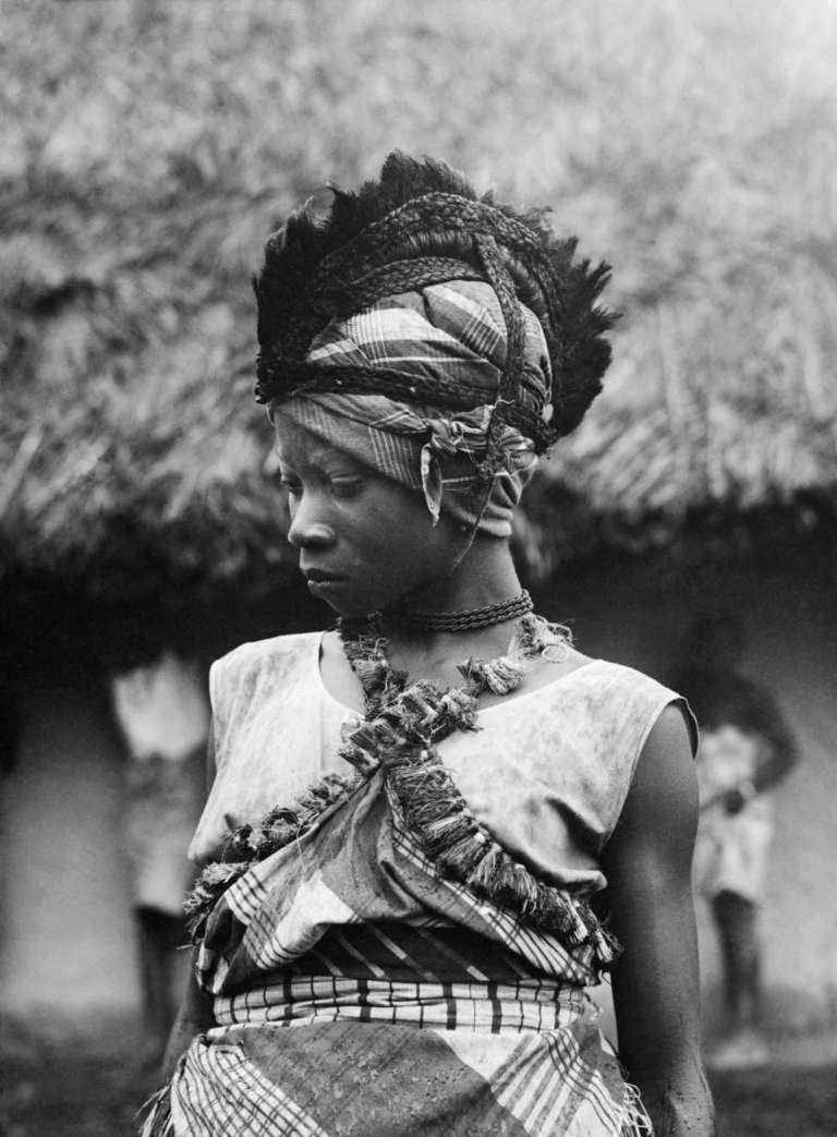 Girl returned from initiation in the Bundu woords, Sierra Leone (1934). © Paul Julien / Nederlands Fotomuseum
