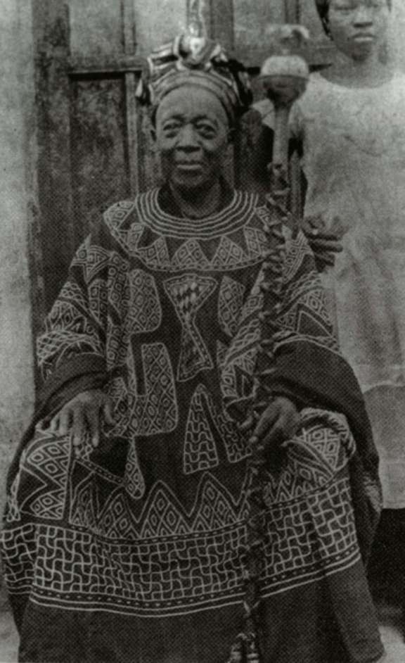 The fwa Assunganyi of Fontem (1885–1951), circa 1899. © D.R.