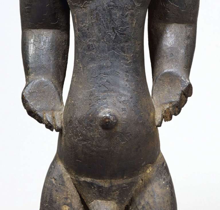 Singiti ancestor statue, Hemba. Detail of the umbilical area. © musée du quai Branly - Jacques Chirac, photo Claude Germain 