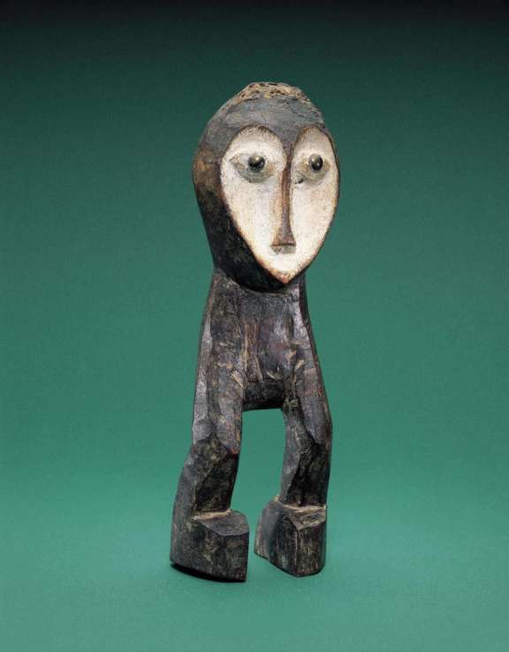 Anthropomorphic figurine, Lega. © Fowler Museum at UCLA, Photograph by Don Cole