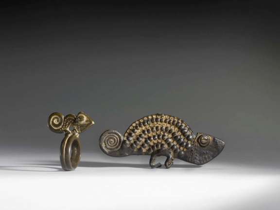 Ring and pendant adorned with a chameleon © Photo : Pauline Shapiro - Collection of Arnold and Joanne Syrop