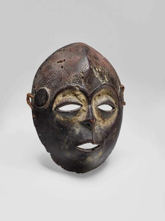 Anthropomorphic bwami mask