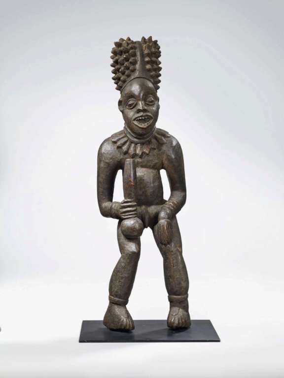  Commemorative "lefem" king statue, Bangwa, Cameroon (70.2017.66.3).	© musée du quai Branly - Jacques Chirac, photo Claude Germain