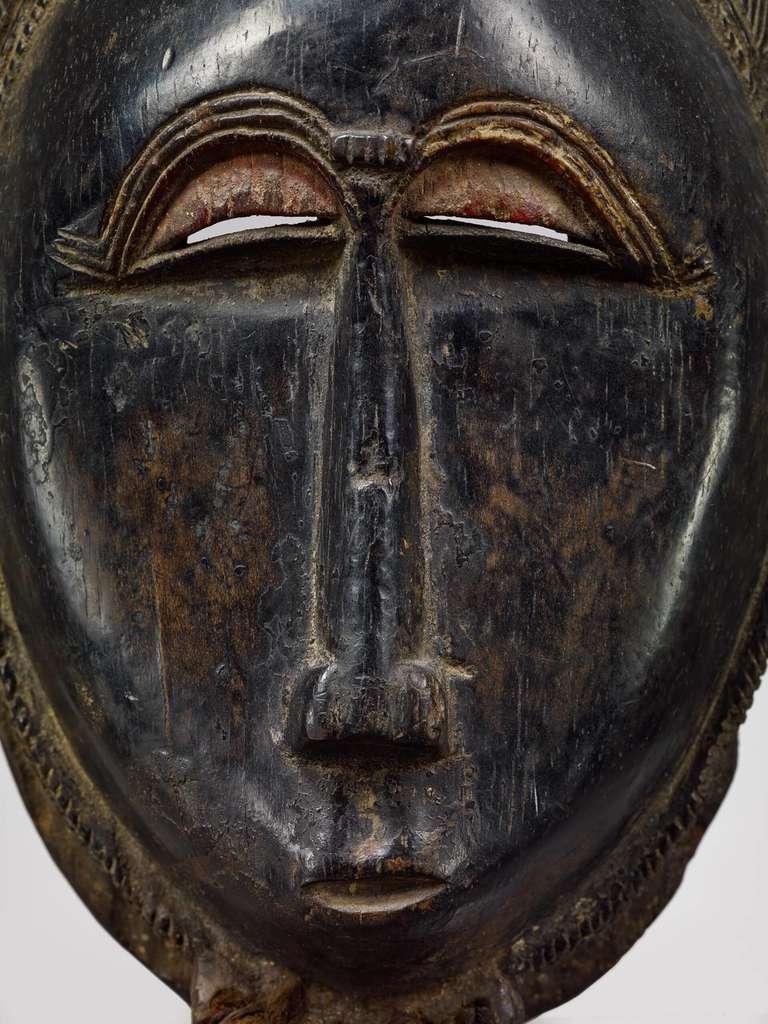Masque portrait ndoma anthropomorphe