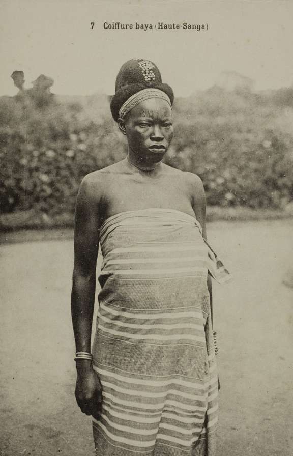 Coiffure féminine gbaya, Cameroun, Haute-Sangha, 1900-1908. Anonyme © musée du quai Branly - Jacques Chirac