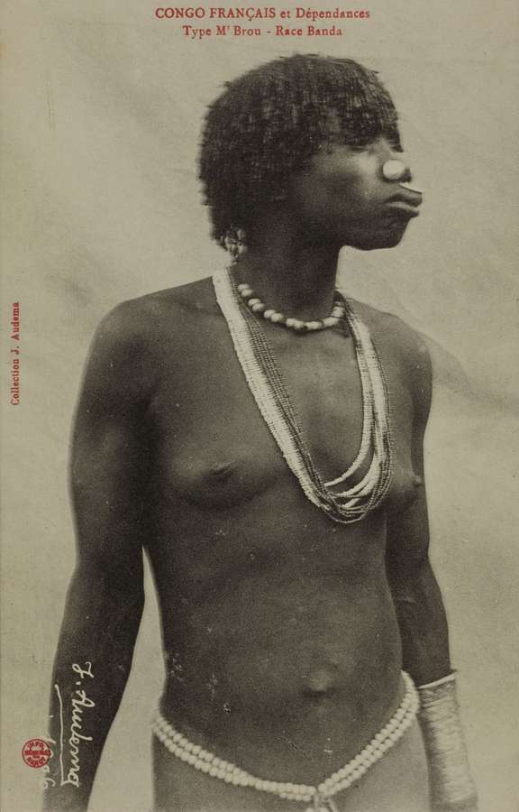 Jeune femme banda, République centrafricaine, 1906.	Jean-François Audema © musée du quai Branly - Jacques Chirac