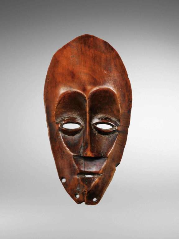 'Idimu' mask, Former Adolphe and Suzanne Stoclet collection, Brussels, acquired pre-1932. © Sotheby’s/ArtDigital Studio