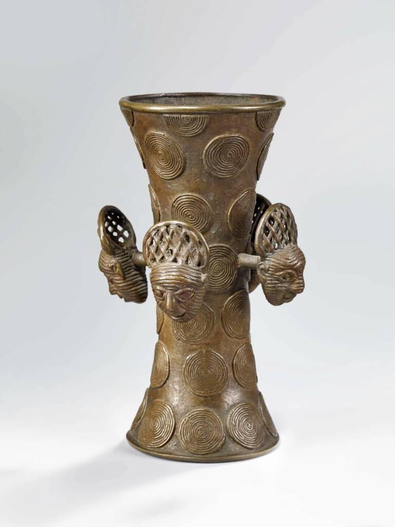 Vase à boire, Bamoun, Cameroun, 19e-20e siècle, 70.2017.66.6 