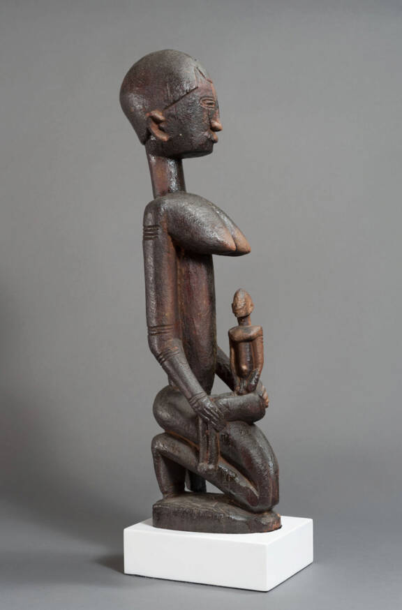 Maternité. Pays dogon, Mali/Burkina Faso. 17e-début 20e siècle. The Menil Collection, Houston (inv. X 873) © Paul Hester