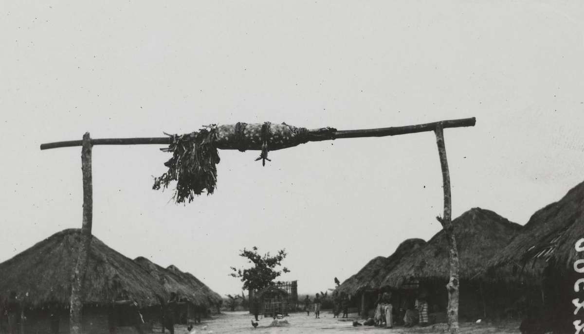 Exemple de bwanga (pl. manga) sous une forme indéterminée. Territoire de Kabinda, 1973. © AP.0.0.22360, collection MRAC Tervuren; photo D. Pieters, 1914